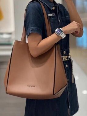 Michael Kors Jordi Luggage Leather Tote - Structured Everyday Bag